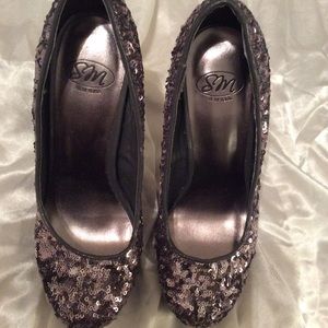 SM Grey Satin and Sequin Platform Pumps Sz 7